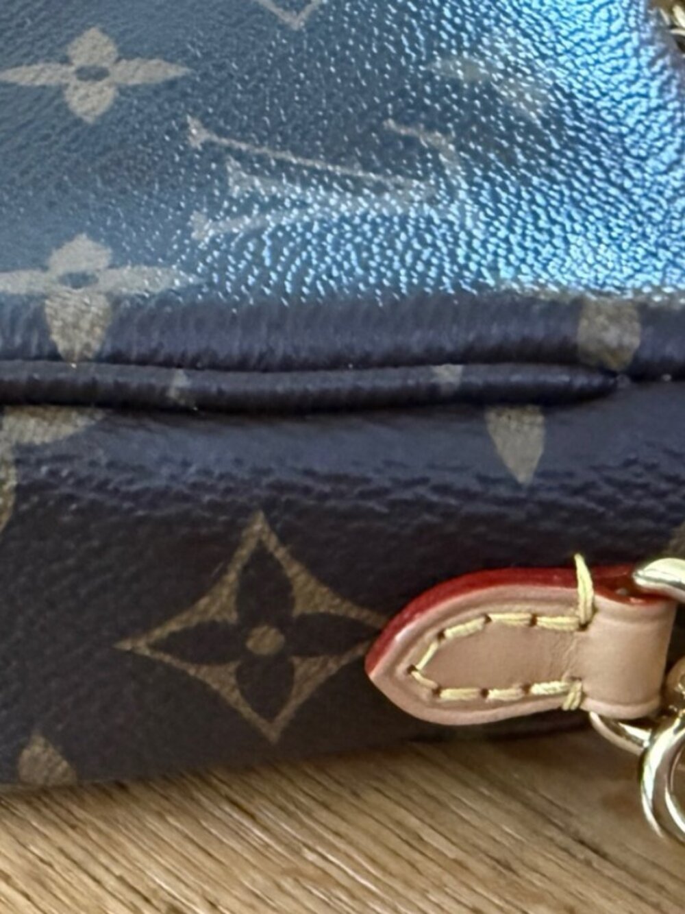 Authentic Louis Vuitton Wallet on Chain Ivy - Picture 6 of 14